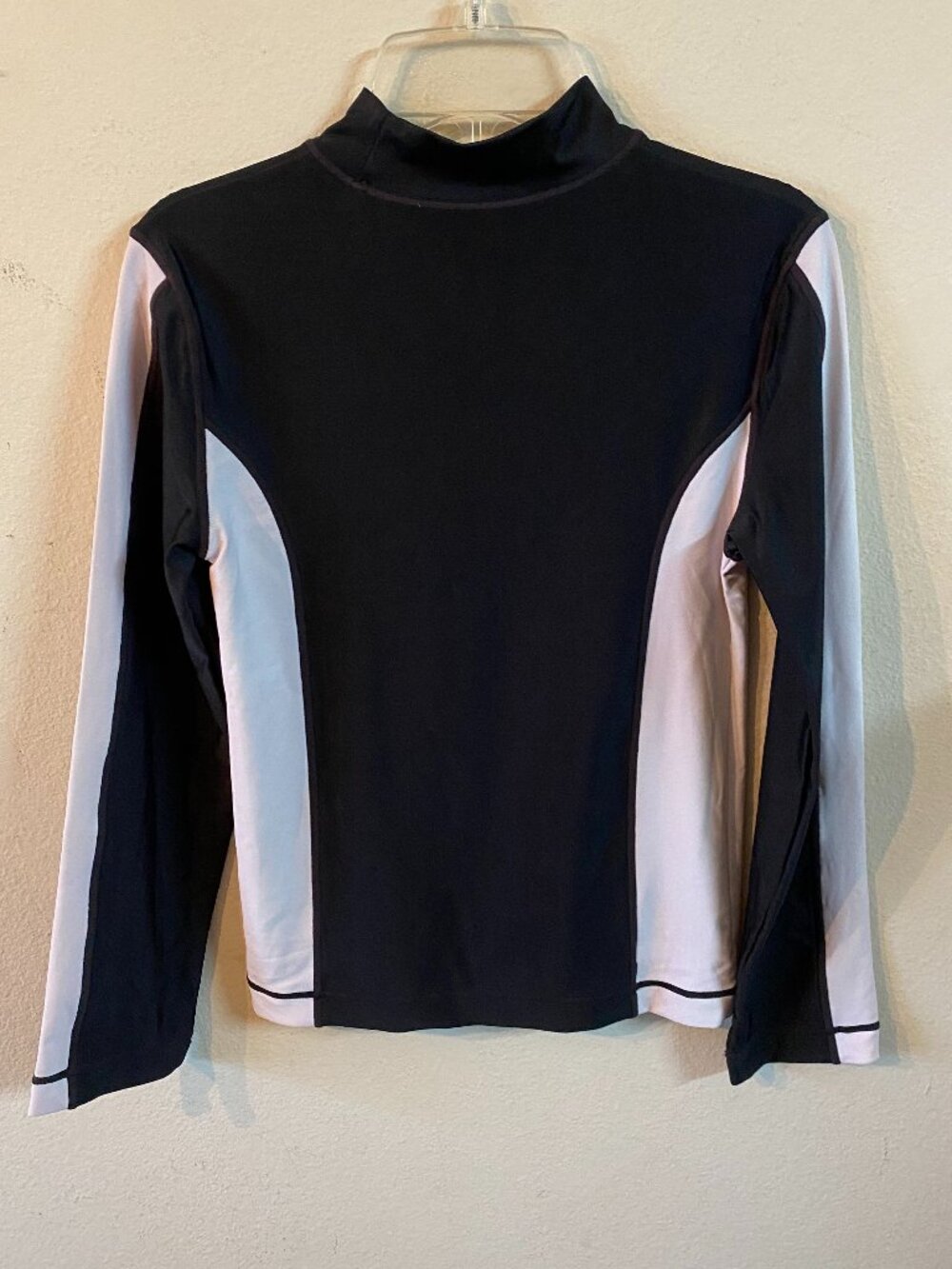 CHEROKEE MEDIUM BLACK & WHITE DRI-FIT